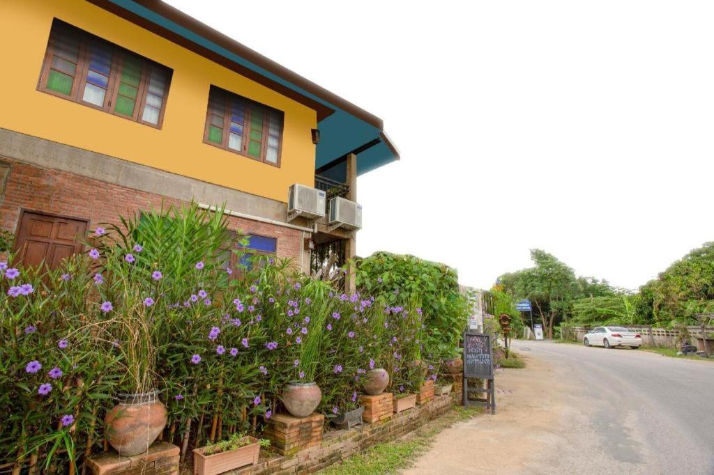 Oyo 1155 Bikers House And Enduro Tours Chiang Mai Hotel Exterior photo