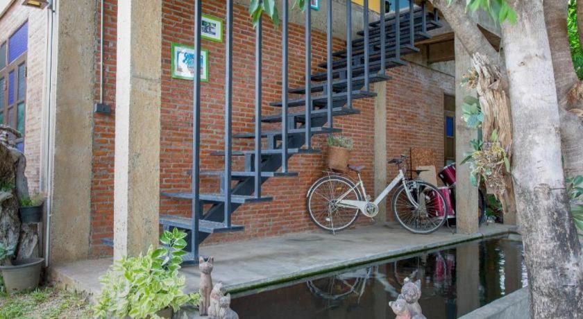 Oyo 1155 Bikers House And Enduro Tours Chiang Mai Hotel Exterior photo